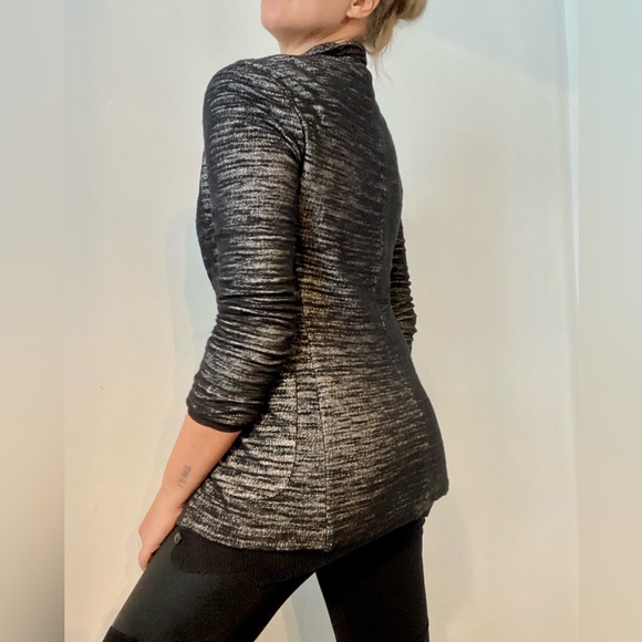 Joeffee Caoc-Canadian designer blazer - Picture 4 of 10